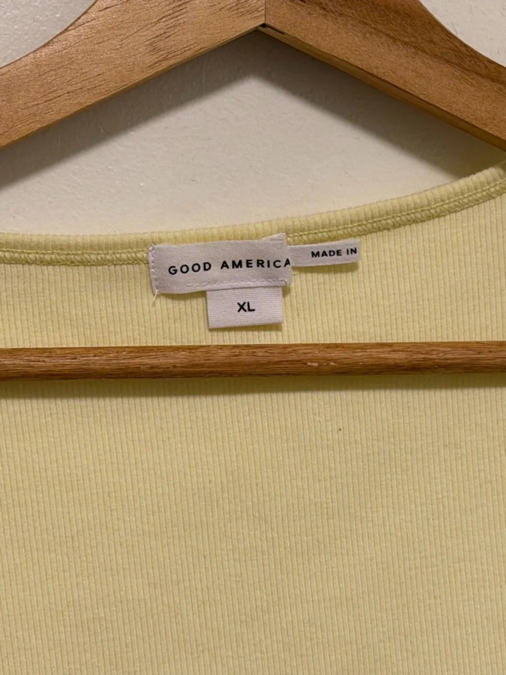 Good American Pale Yellow Ribbed Scoop Tank NWT size XL - Picture 4 of 5